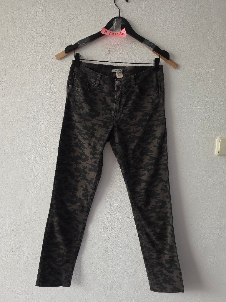 CL Essentials camouflage skinny broek maat M/38, Kleding | Dames, Maat 38/40 (M), CL Essentials, Ophalen of Verzenden, Zo goed als nieuw