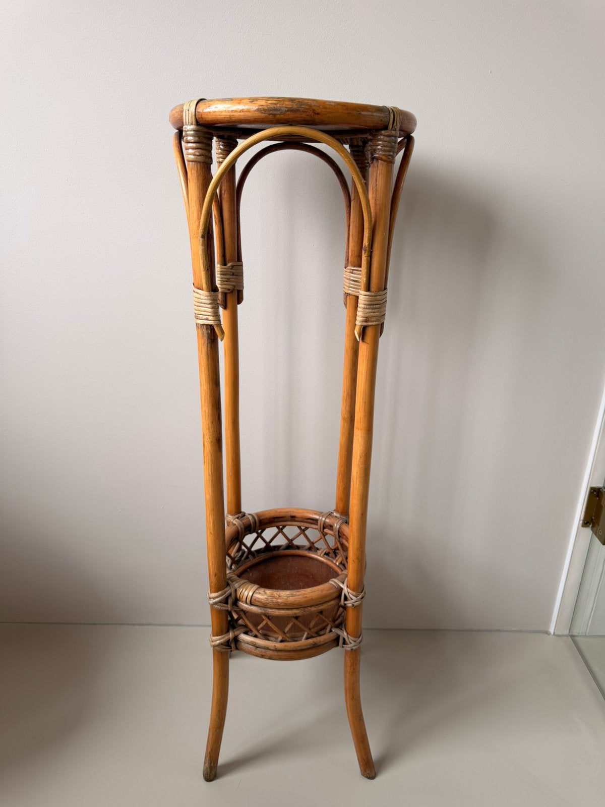 Vintage rotan plantenstandaard, Huis en Inrichting, Woonaccessoires | Overige, Ophalen