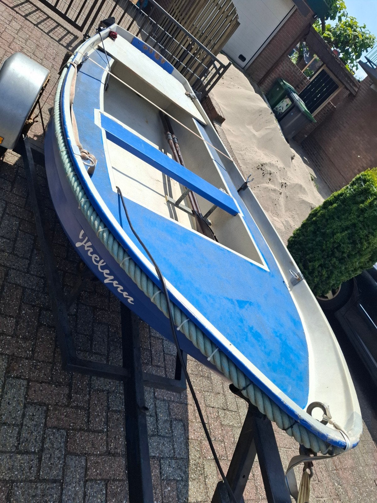 Dubbelwandige polyester boot met 6 pk motor en trailer, Ophalen of Verzenden, Gebruikt, Polyester, Buitenboordmotor