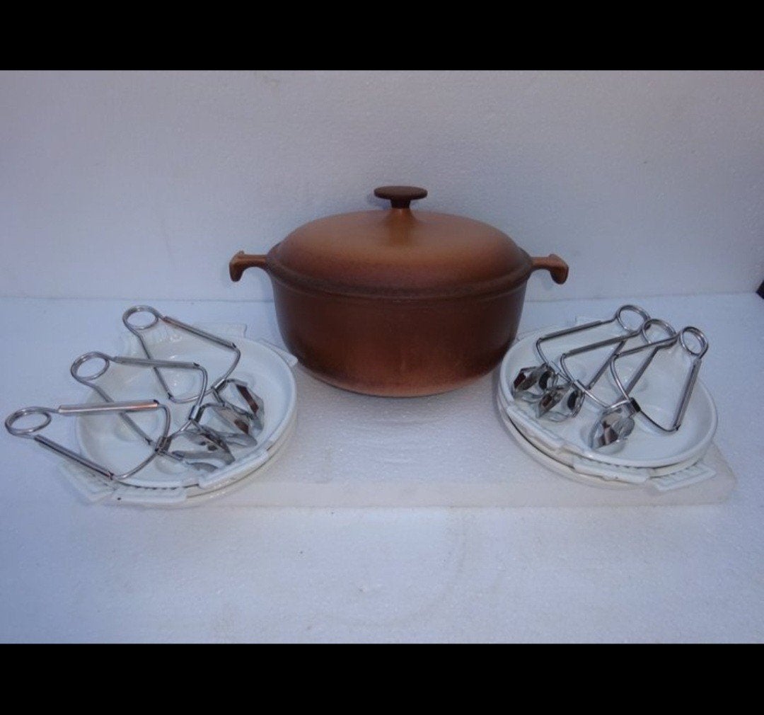 Vintage Le Creuset braadpan met 6 slakschaaltjes en houders, Ophalen