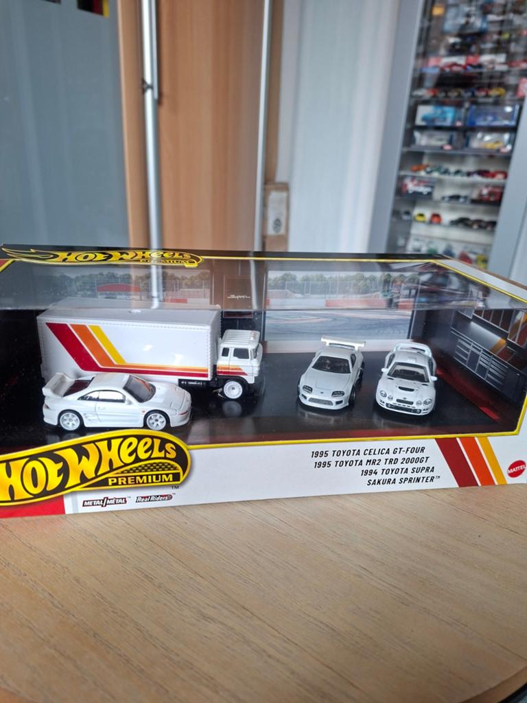 Hot Wheels Premium Toyota Diorama Set, Ophalen of Verzenden, Nieuw, Auto