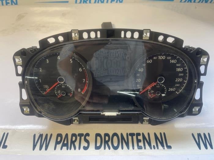 Kilometerteller KM van een Volkswagen Golf, Gebruikt, -, -, -