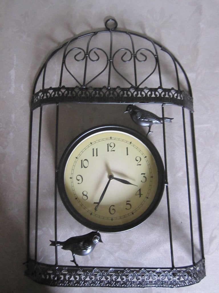 Klok in metalen frame vogelhuisje, Huis en Inrichting, Ophalen, Wandklok, Landelijk, Analoog