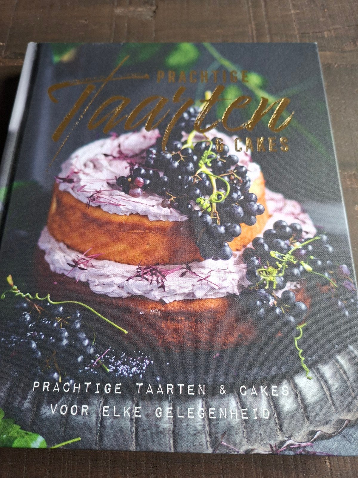 Boek: Prachtige Taarten & Cakes voor elke gelegenheid, Boeken, Kookboeken, Ophalen of Verzenden, Zo goed als nieuw, Overige gebieden