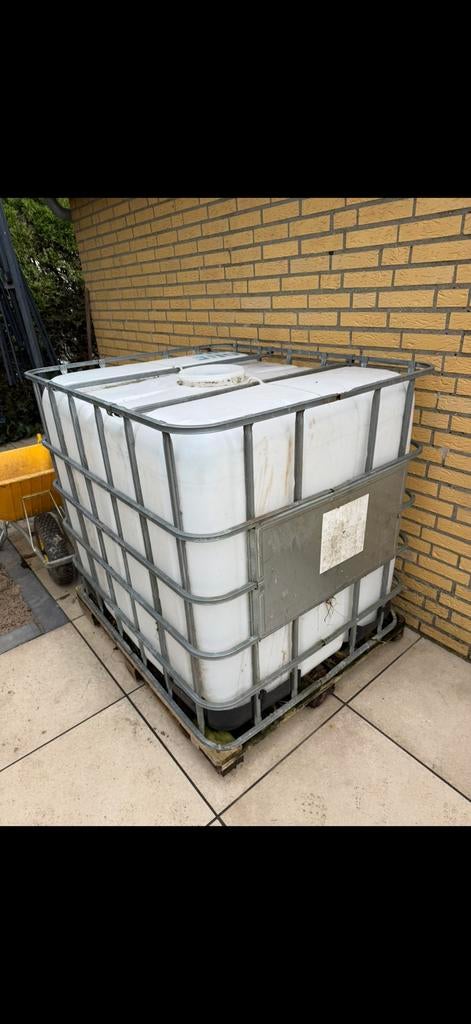 1000 liter IBC tank, Tuin en Terras, Regentonnen, 150 liter of meer, Ophalen of Verzenden, Zo goed als nieuw