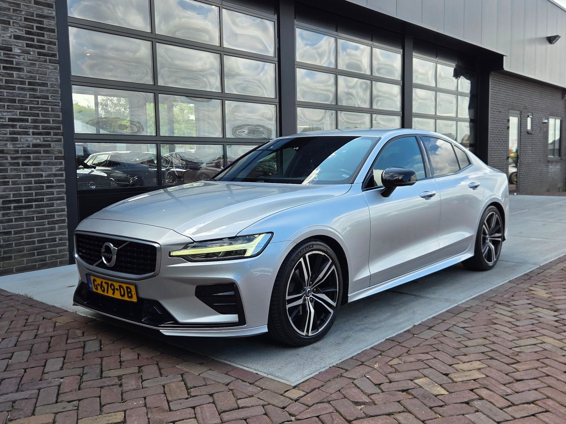 Volvo S60 2.0 T4 R-Design | Polestar Engineered, Auto's, Volvo, 15 km/l, Euro 6, 1969 cc, Origineel Nederlands