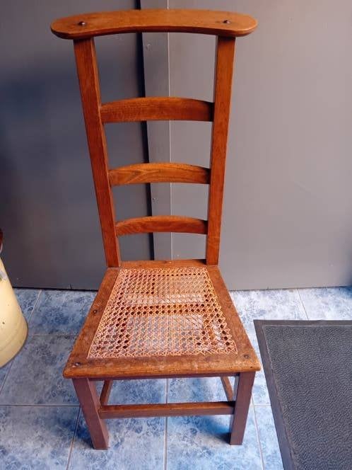 Antieke vintage houten oude bidstoel kerk stoel, Ophalen