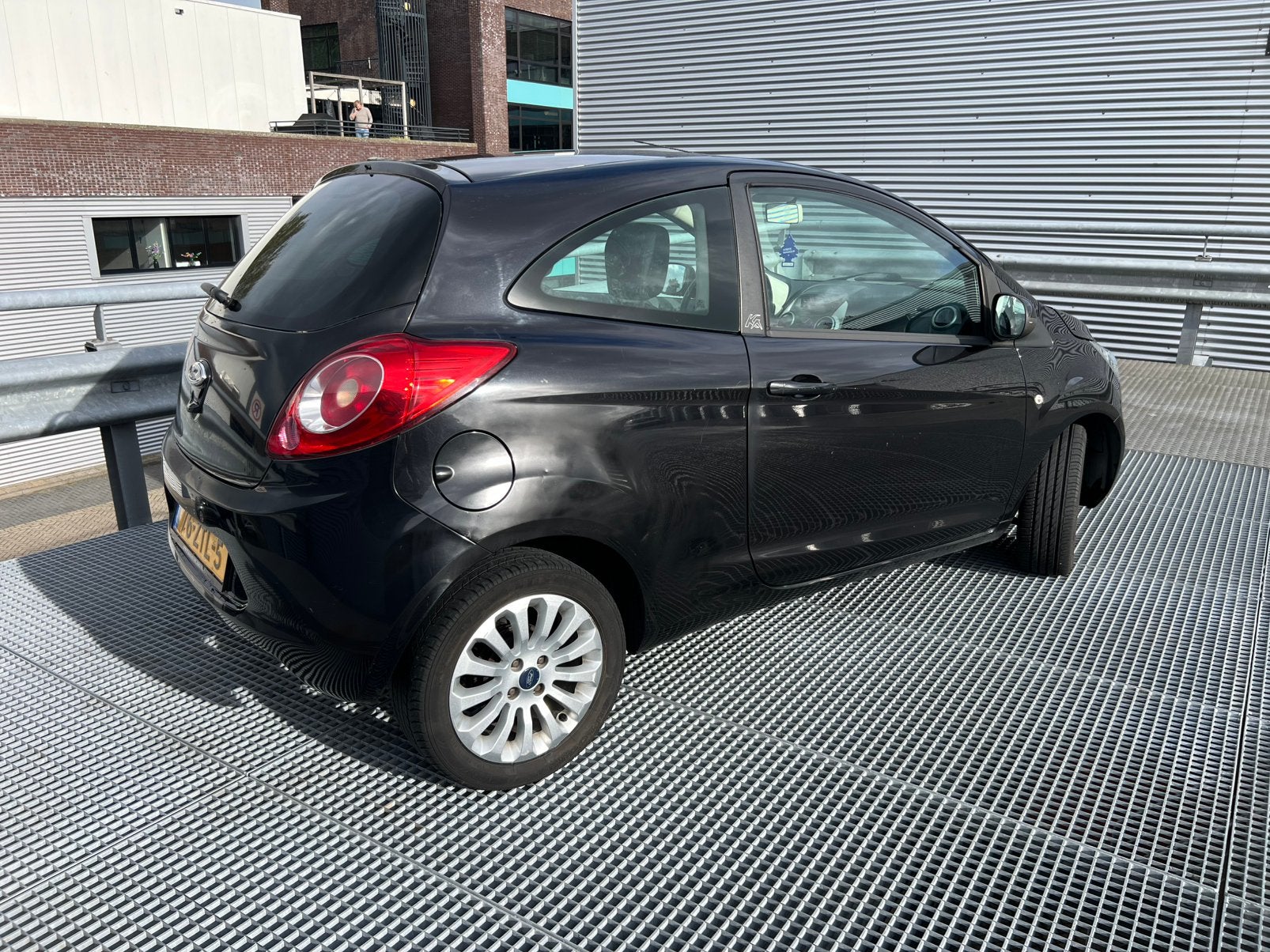 Foto 3 van Inruilkoopje Ford Ka 1.2 51KW Benzine 2009 Zwart