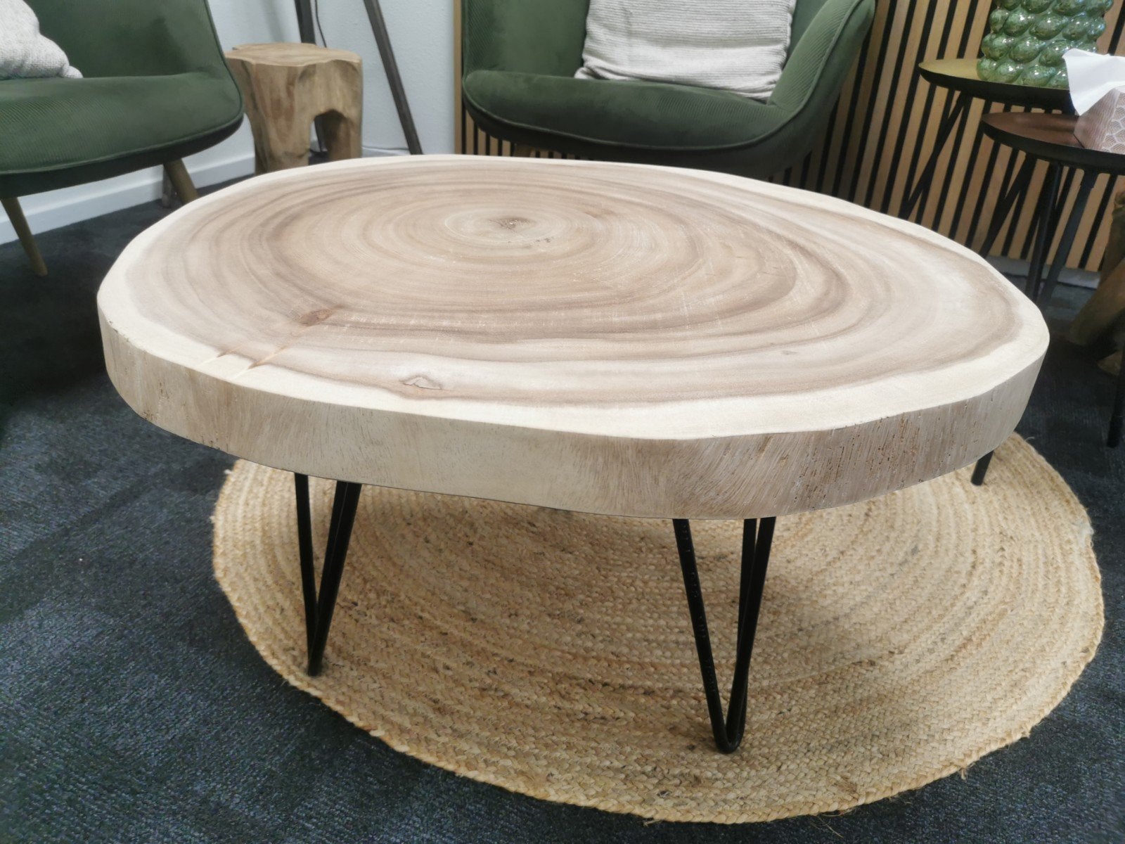 Boomstam tafel met boomstamblad., Ophalen