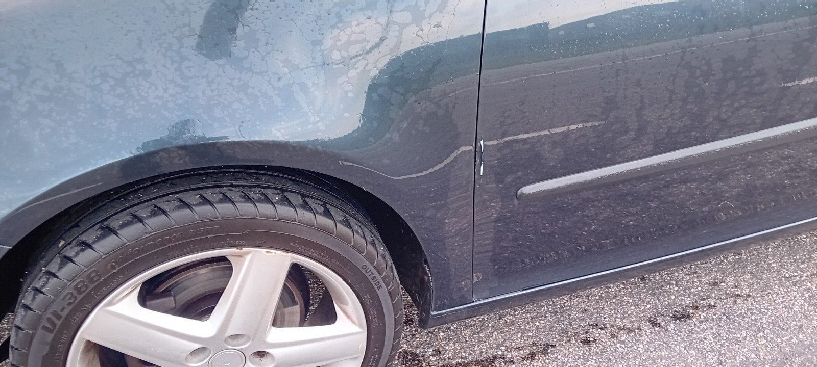 Foto 5 van Volkswagen Golf 1.6 16V FSI 85KW 3D 2004 Blauw