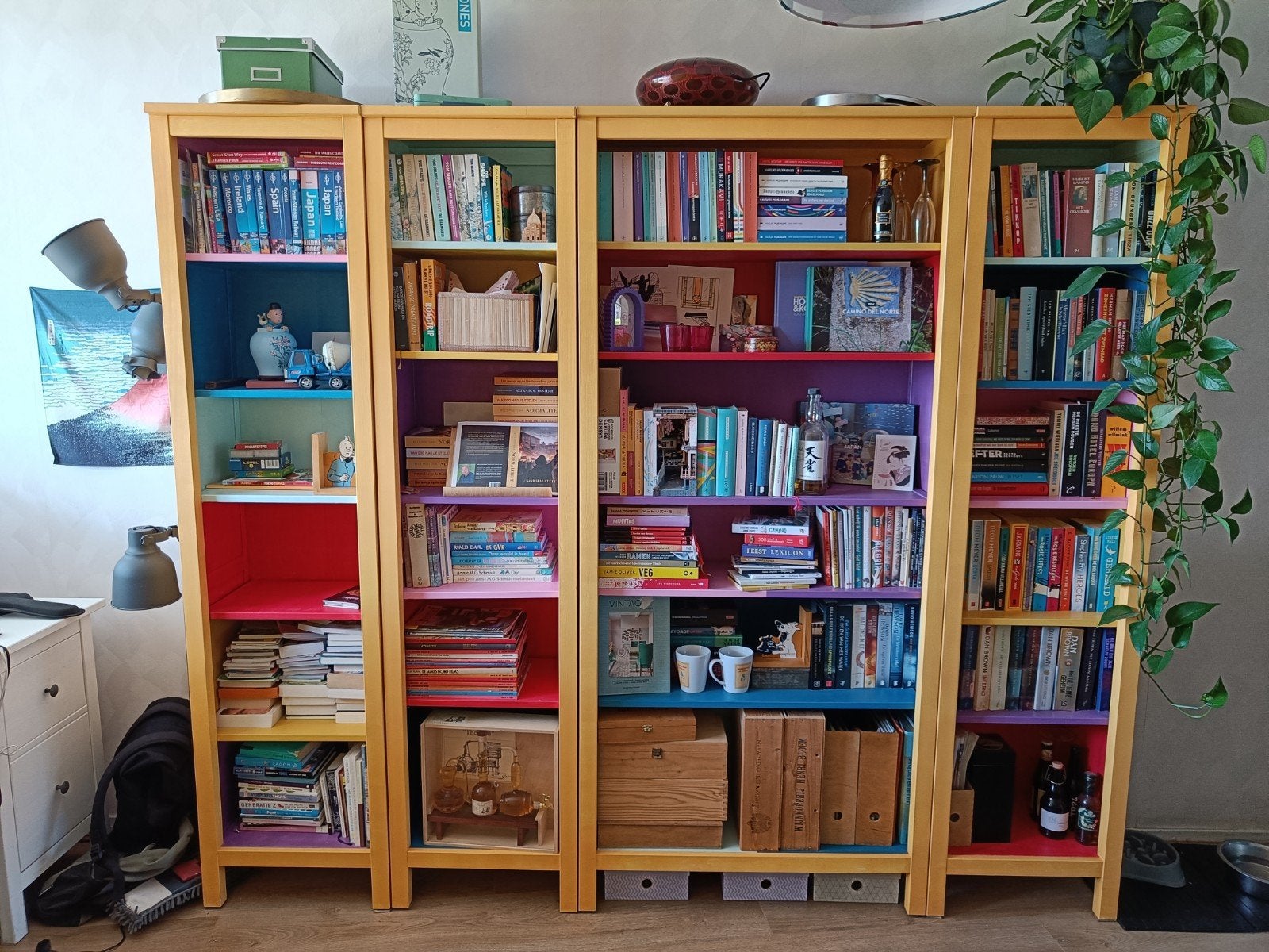 Ikea Hemnes kasten in vrolijke kleurtjes geverfd, Met plank(en), Gebruikt, Speels, kleurrijk, modern, 150 tot 200 cm