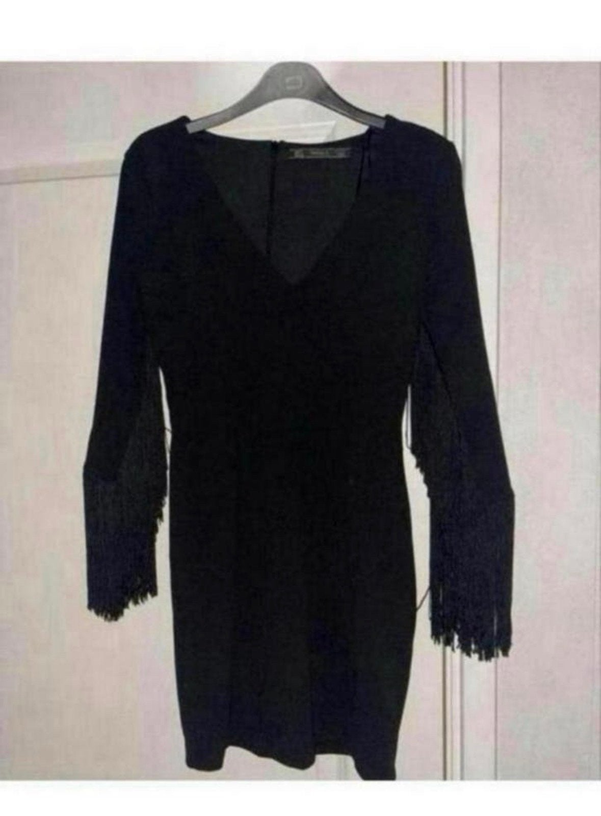 Zwarte jurk met franjes van Zara Trafaluc, maat S, Ophalen of Verzenden, Zo goed als nieuw, Maat 36 (S), Zwart