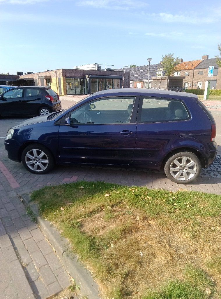 Volkswagen Polo 1.4 55KW 2005 Blauw, Auto's, Volkswagen, Particulier, Polo, Airbags, Alarm, Bluetooth, Centrale vergrendeling