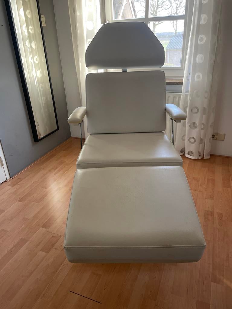 Pedicure- schoonheidspecialist behandelstoel wit, Witgoed en Apparatuur, Persoonlijke-verzorgingsapparatuur, Ophalen, Zo goed als nieuw