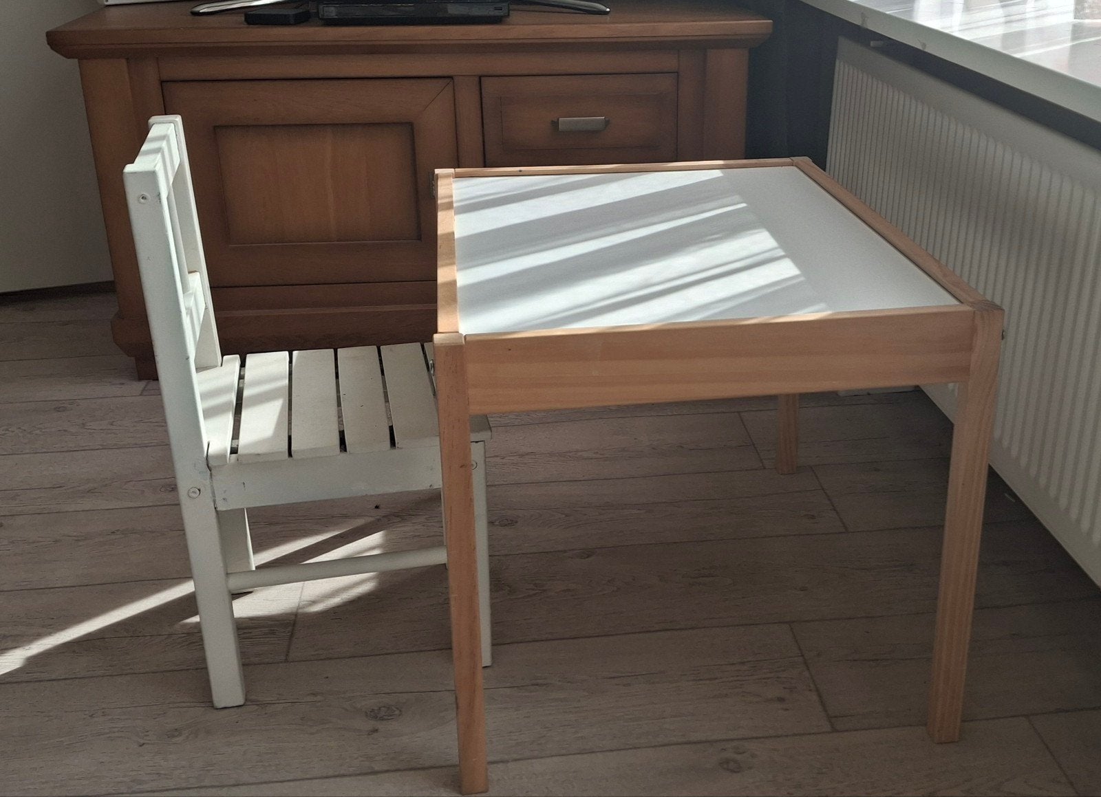 Kindertafel met stoel - Ideaal voor spelen en leren, Ophalen, Gebruikt, Tafel(s) en Stoel(en)