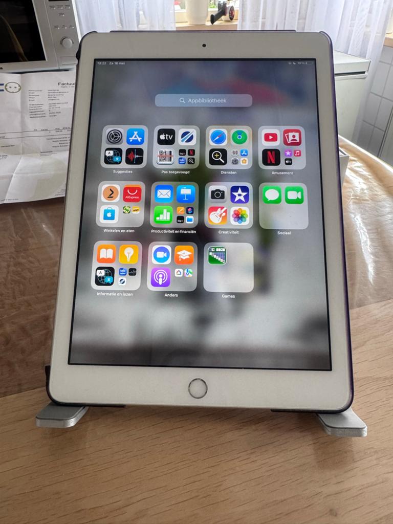 Apple iPad (6e generatie) Wi-Fi 32GB Zilver, 10 inch, 32 GB, Apple iPad, Ophalen of Verzenden