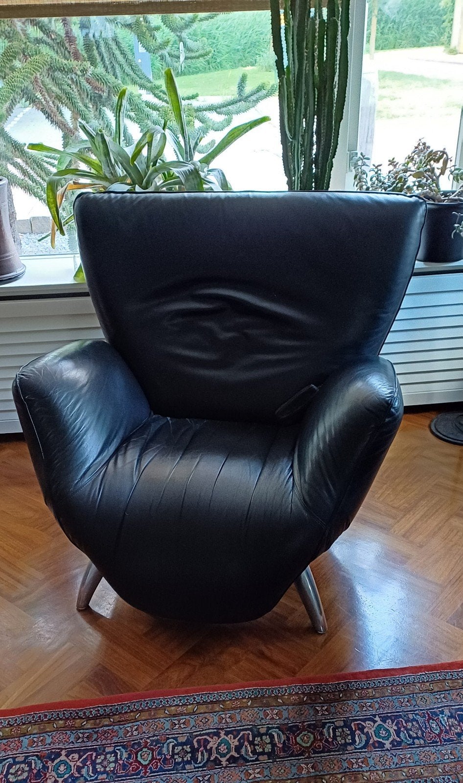 Leolux design zwart leren relax fauteuil TEAB, Huis en Inrichting, Fauteuils, Gebruikt, Leer, 50 tot 75 cm, 75 tot 100 cm, Ophalen