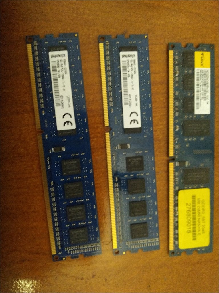Enkele geheugenbankjes w.o. uit Coolmaster game pc, Computers en Software, RAM geheugen, Ophalen of Verzenden, Gebruikt, DDR4