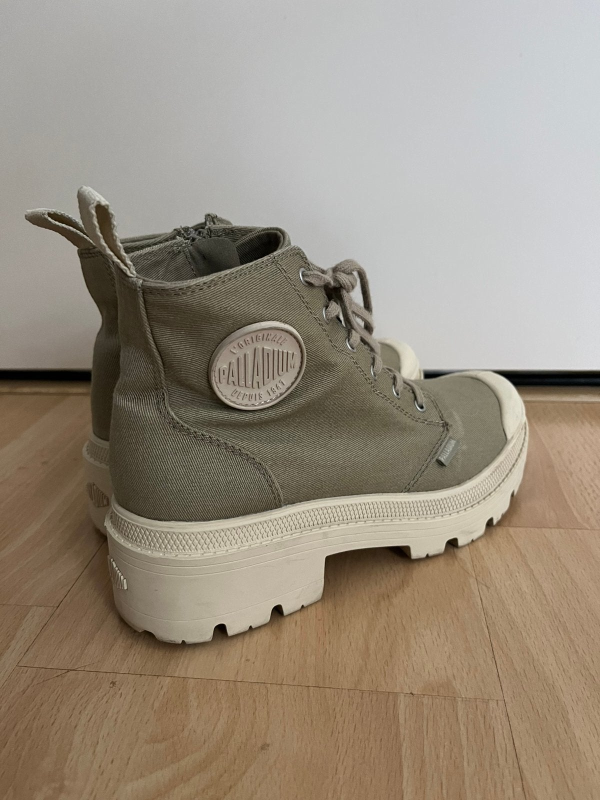 Palladium damesboots ZGAN, maat 39, Kleding | Dames, Schoenen, Ophalen, Groen, Sneakers of Gympen, Zo goed als nieuw