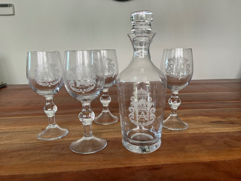 PTMD glazen karaf + 4 wijglazen, Verzamelen, Glas en Borrelglaasjes, Ophalen, Zo goed als nieuw, Overige typen