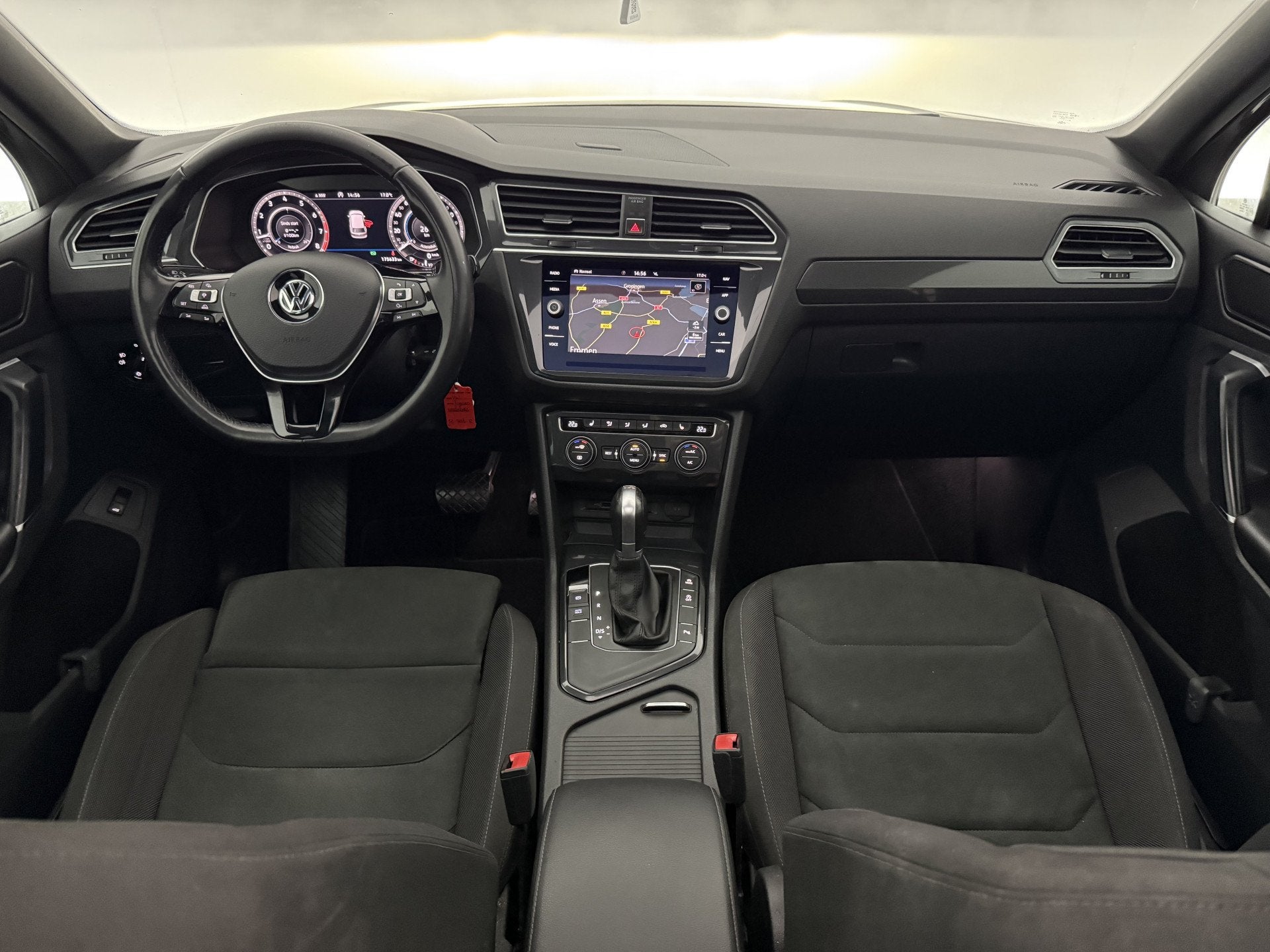 Volkswagen Tiguan 1.4 TSI ACT Highline R-Line | Pano | Virtu, Automatische klimaatregeling, Stof, Euro 6, 4 cilinders