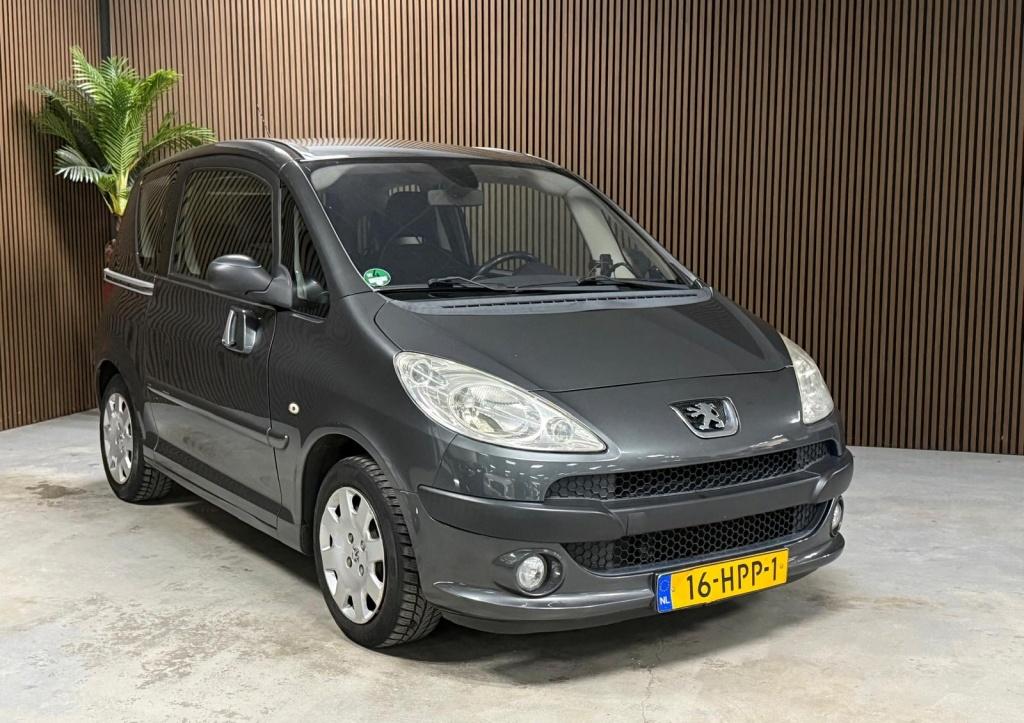 Peugeot 1007 1.6-16V Sporty (bj 2009, automaat), Auto's, Peugeot, Automaat, 15 km/l, Gebruikt, 4 cilinders