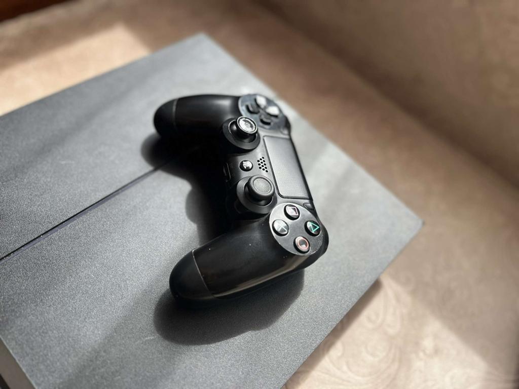 Playstation 4 met 1 controller, Spelcomputers en Games, Spelcomputers | Sony PlayStation 4, Ophalen, Gebruikt, Met 1 controller