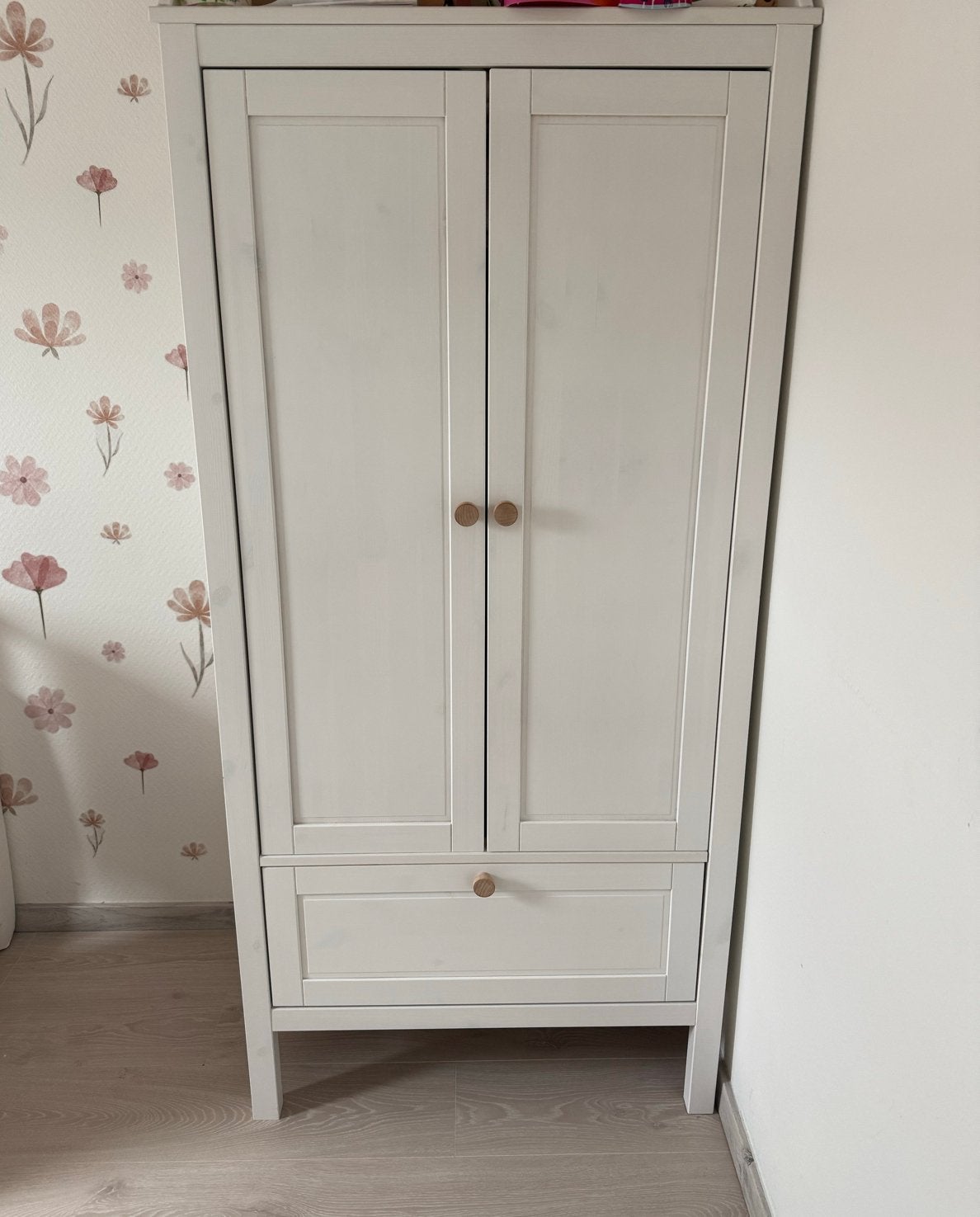 IKEA Sundvik kledingkast en Hemnes ladekast (8 lades), Ophalen, 100 tot 150 cm, Zo goed als nieuw, Met lade(s)