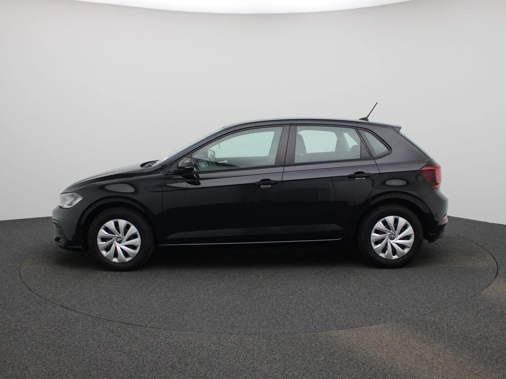Volkswagen Polo 1.0 MPI 80 PK| (bj 2022), Private lease, Zwart, Handgeschakeld, 80 pk