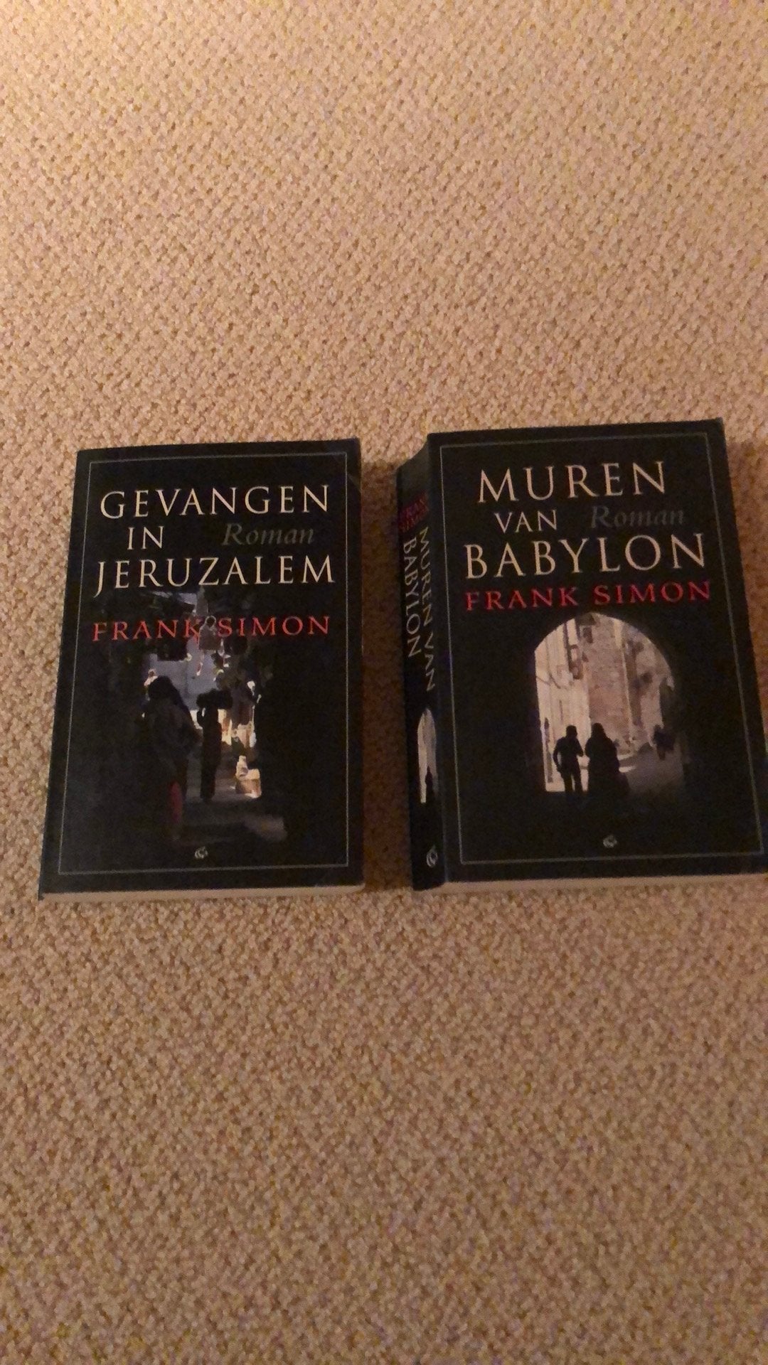 2 boeken Frank Simon., Ophalen, Gelezen