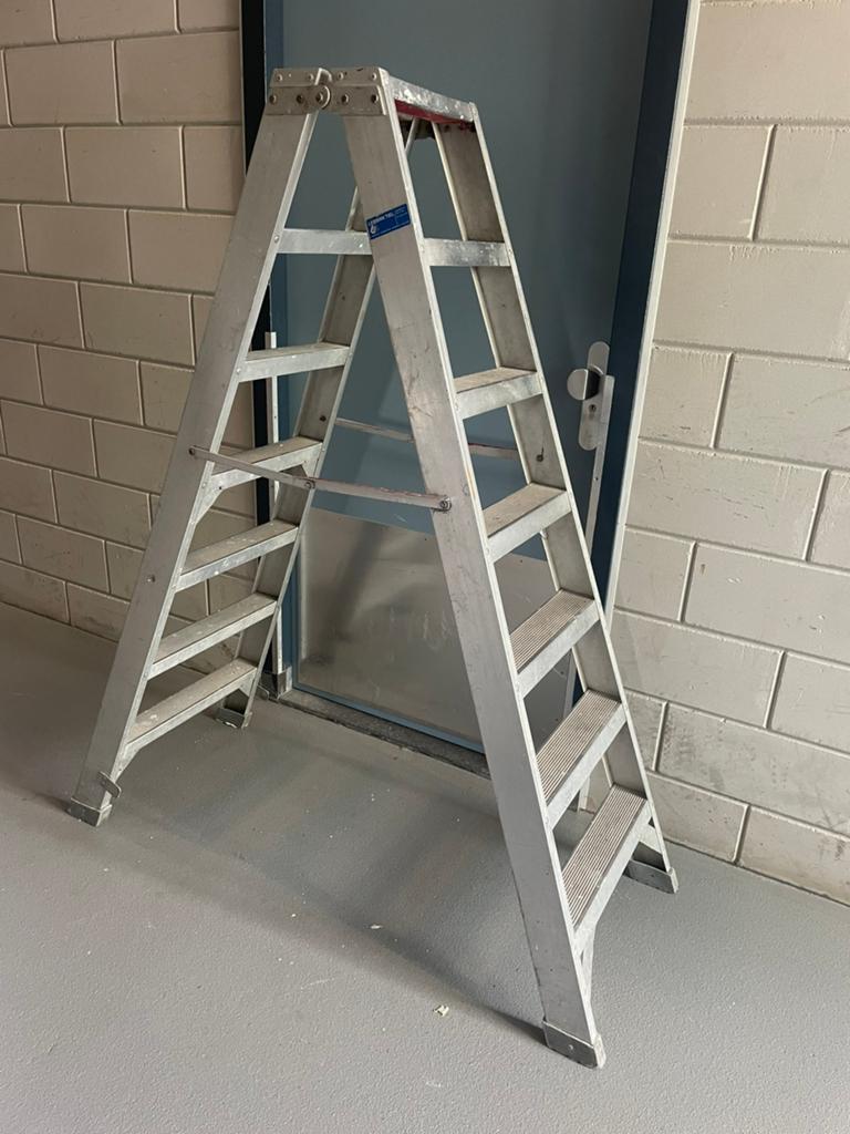 Aluminium dubbele trap, Ophalen, Gebruikt, Minder dan 2 meter