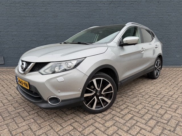Nissan QASHQAI 1.2 Premier Edition - LEDER - PANO - TREKHAAK, Euro 5, Gebruikt, Zwart, 4 cilinders