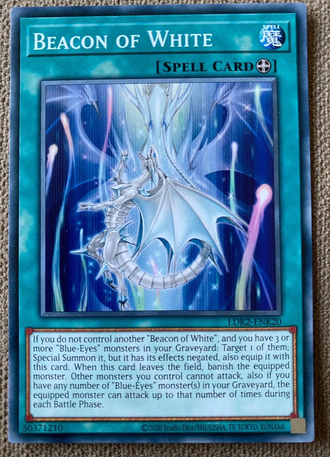 Yu-Gi-Oh! Beacon of White Legendary  Print !, Ophalen of Verzenden, Zo goed als nieuw, Losse kaart