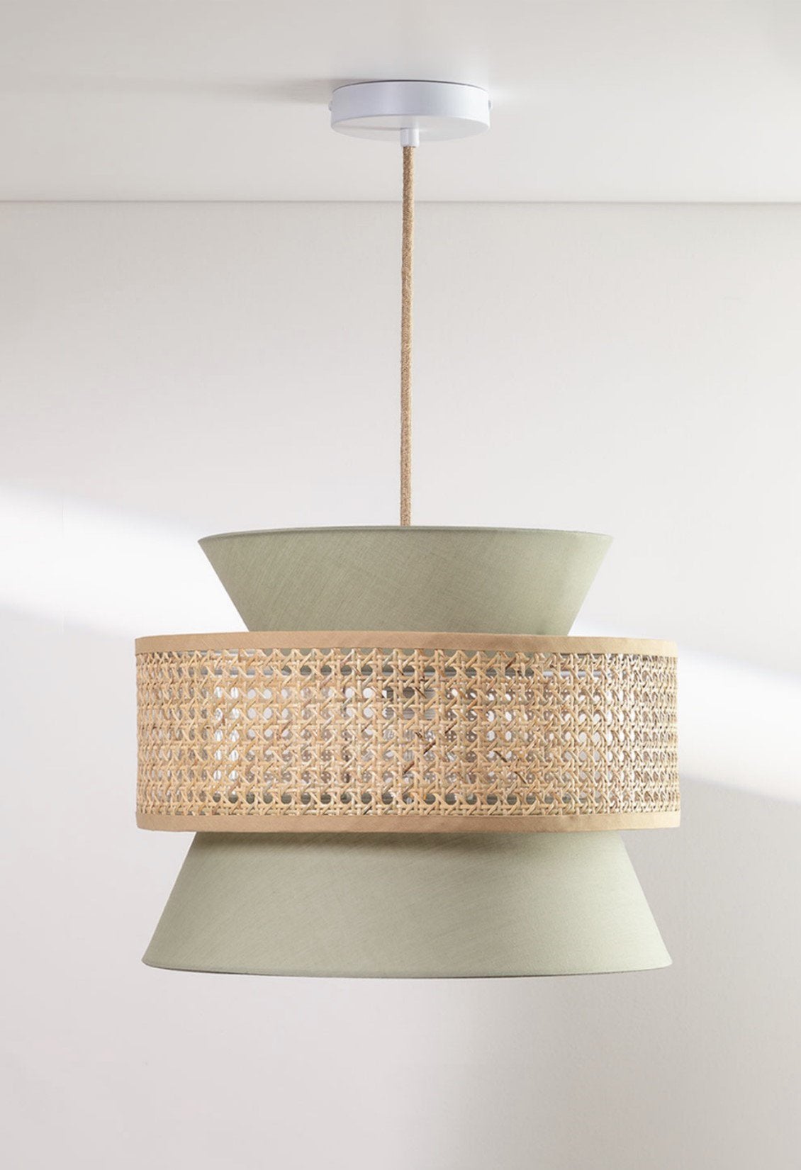 New Olive Ratan Lamp, Ophalen of Verzenden, Zo goed als nieuw