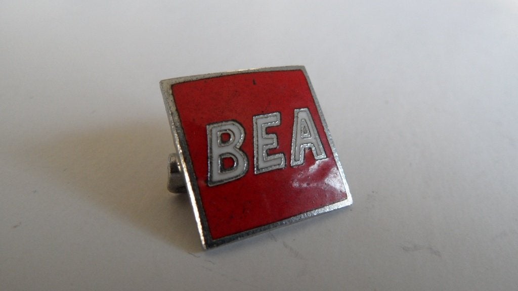 BEA motorolie speld, geëmailleerde broche, Verzenden, Gebruikt, Merk, Speldje of Pin