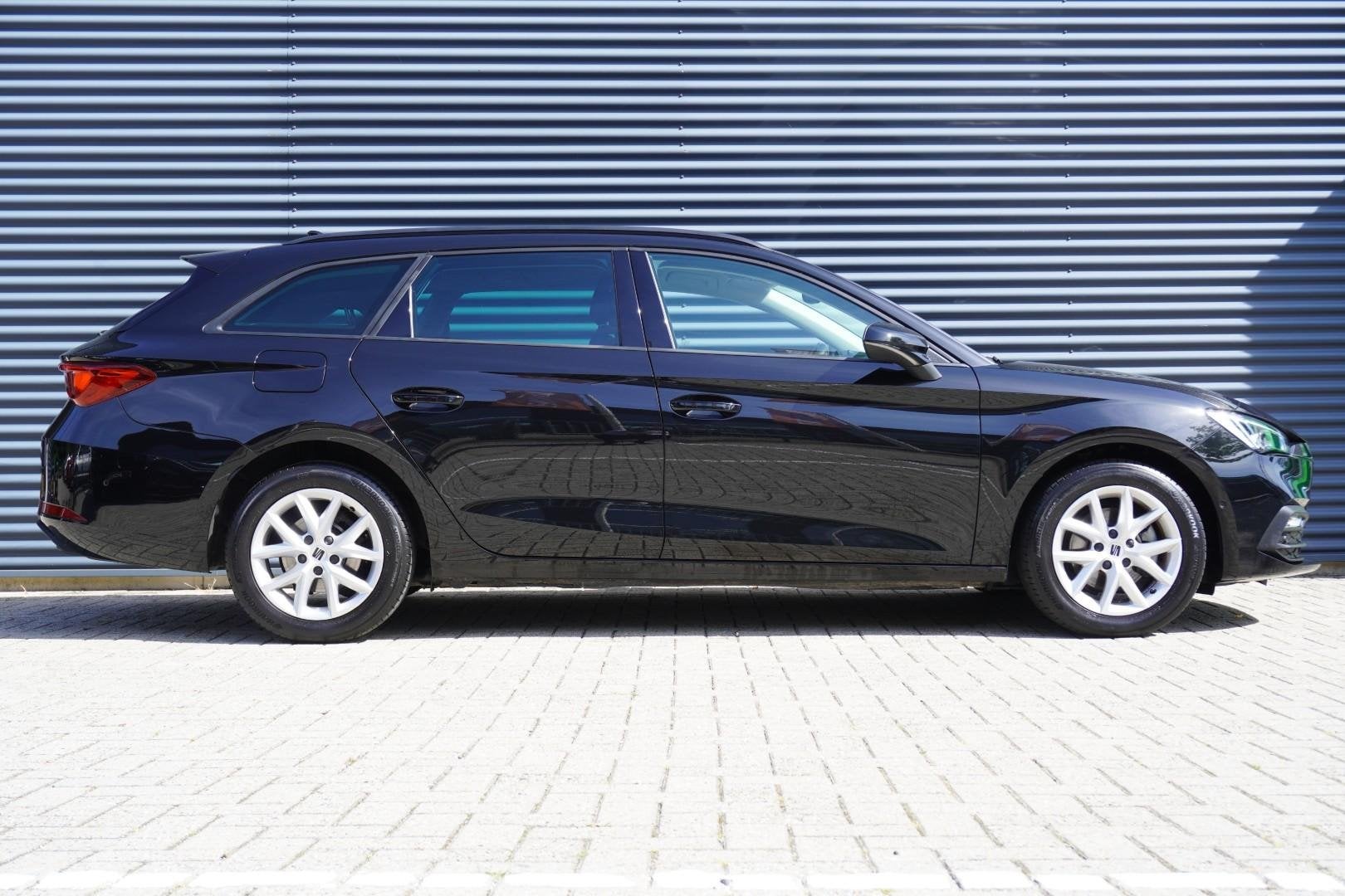 SEAT Leon Sportstourer 1.5 eTSI 150pk Style Business Intense, Auto's, 12 maanden, Stof, 4 cilinders, Leon