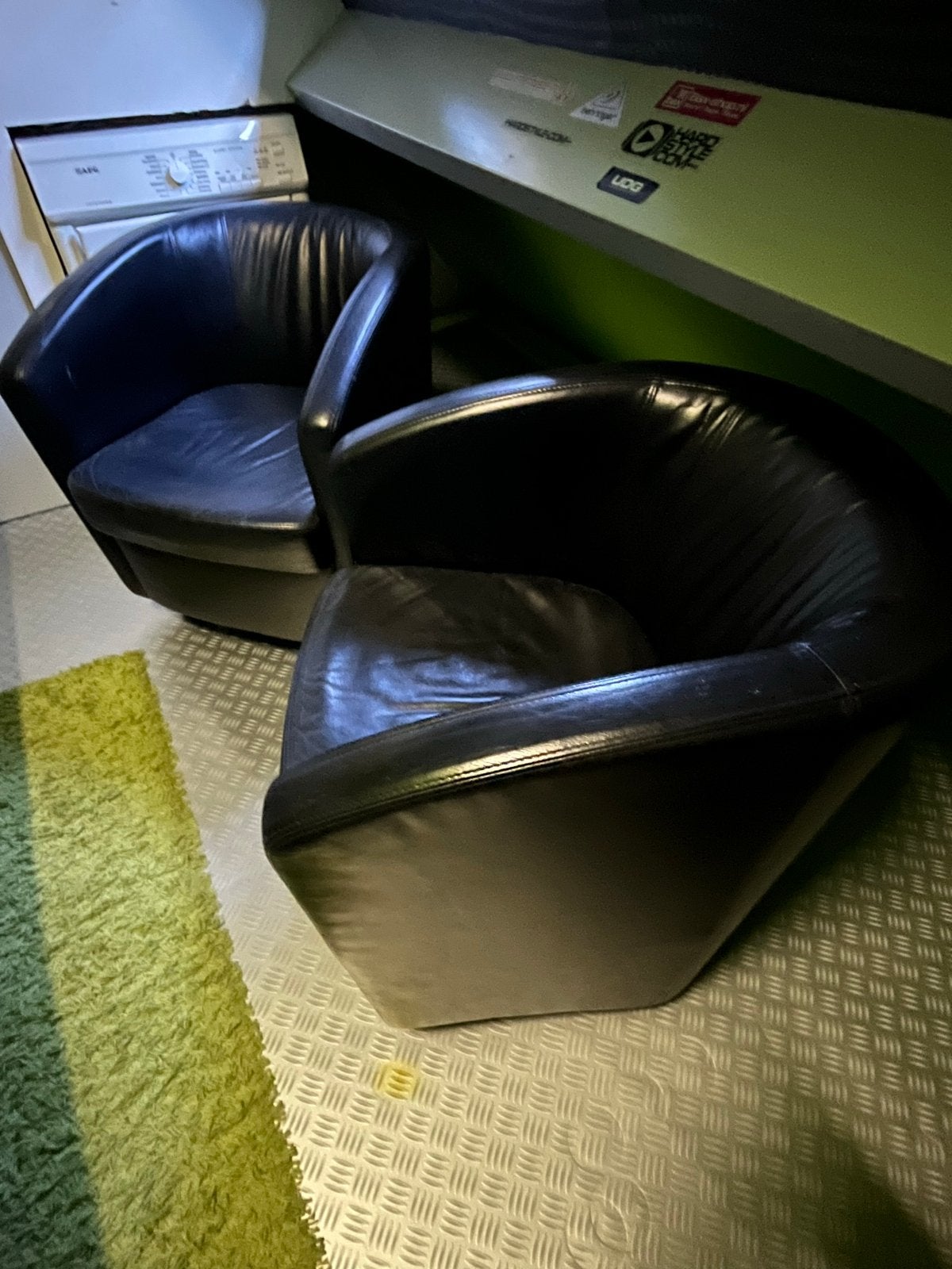 Twee zwarte leren fauteuils - Comfortabel en stijlvol, Huis en Inrichting, Ophalen, Gebruikt, Twee, Zwart
