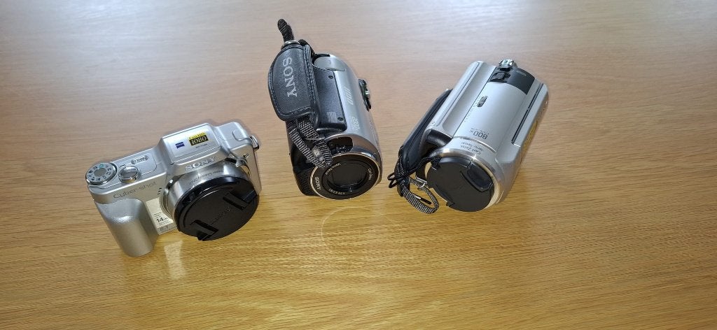 Sony Videocamera (2 stuks) en Sony compactcamera, Audio, Tv en Foto, Videocamera's Digitaal, Ophalen, 20x of meer, Sony, Camera