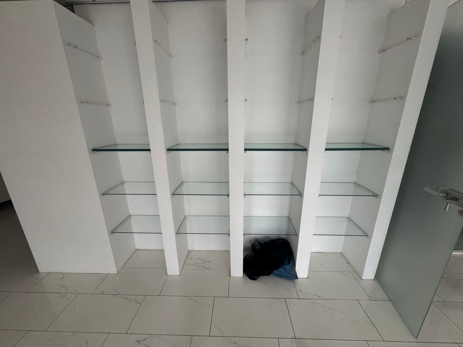 20 glazen plaatjes van 31.5 x 50 cm 6mm dik rondom afgewerkt, Ophalen, Zo goed als nieuw