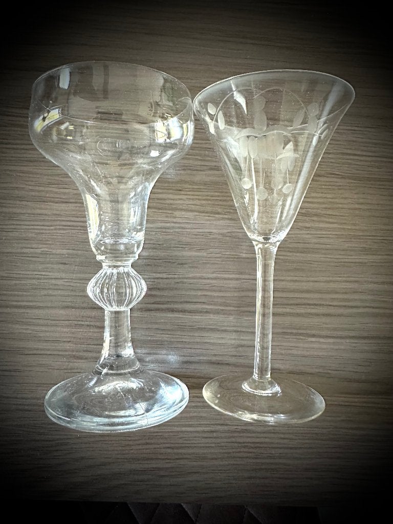 2 Antieke glazen kristal gegraveerd antiek glas brocante, Verzenden, Zo goed als nieuw, Overige typen