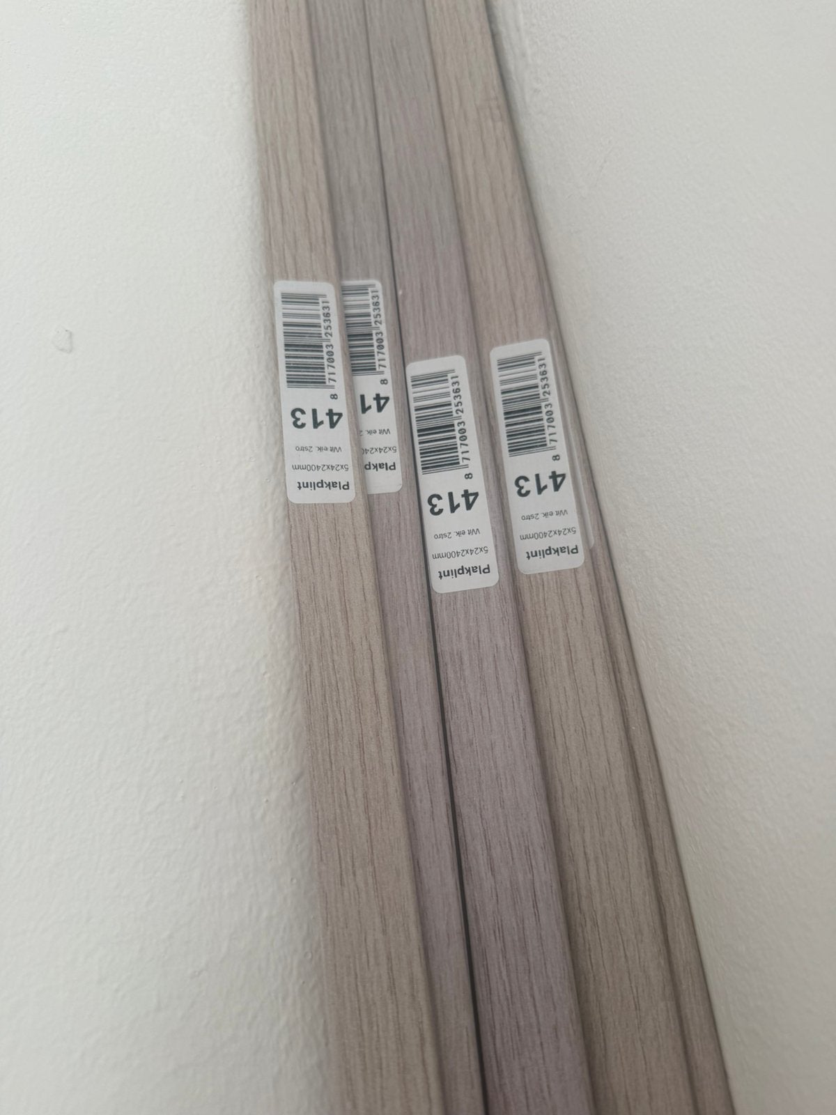 4 stuks plakplint 413 Gamma, Ophalen, Zo goed als nieuw, Mdf, 200 tot 250 cm
