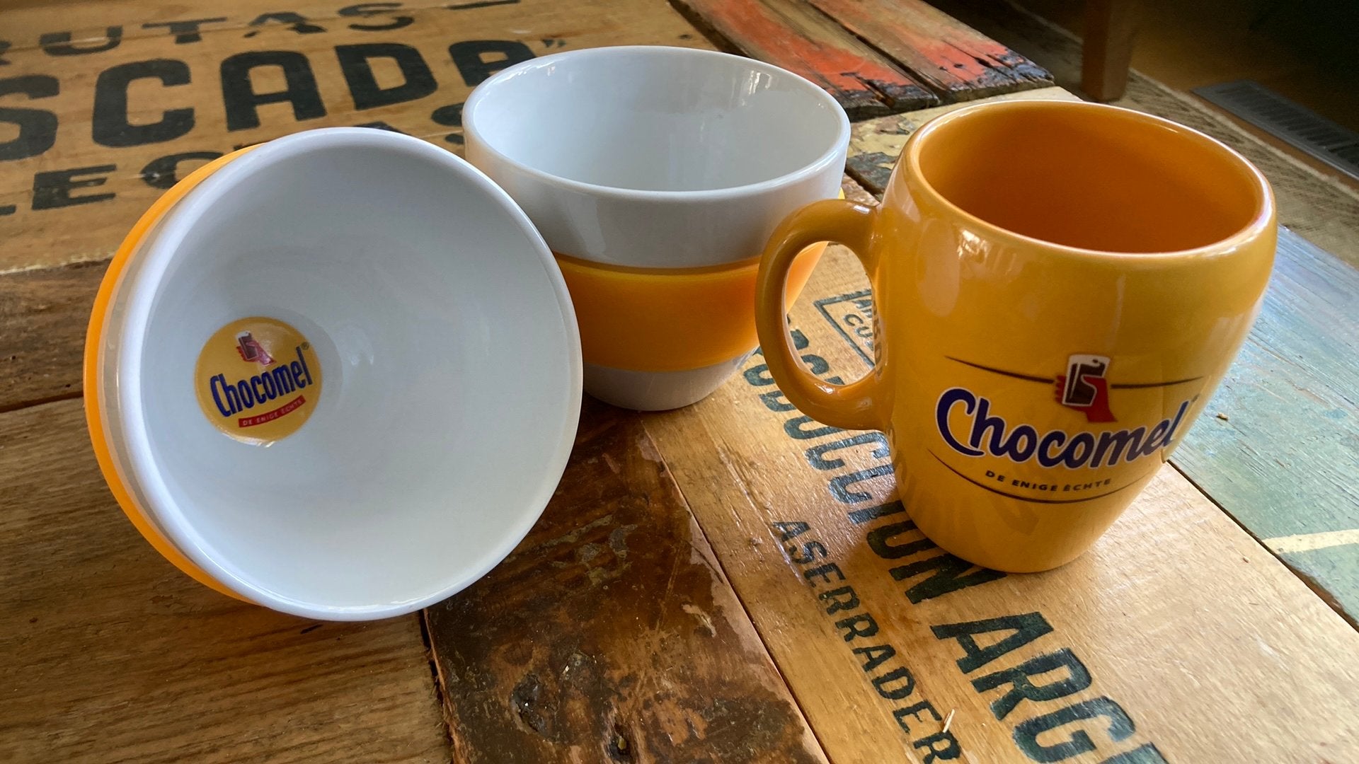 Mokken chocomel, Ophalen of Verzenden, Zo goed als nieuw, Overige stijlen, Kop(pen) en/of Schotel(s)