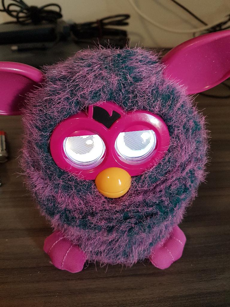 Furby paars voodo 2012 ook te ruil, Ophalen of Verzenden, Zo goed als nieuw