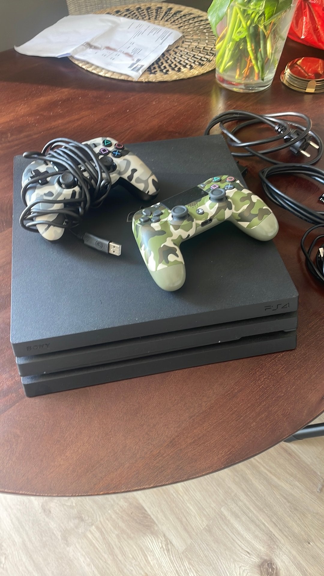 Playstation 4 Pro 1TB met 3 spellen, Met 2 controllers, Ophalen of Verzenden, 1 TB, Pro
