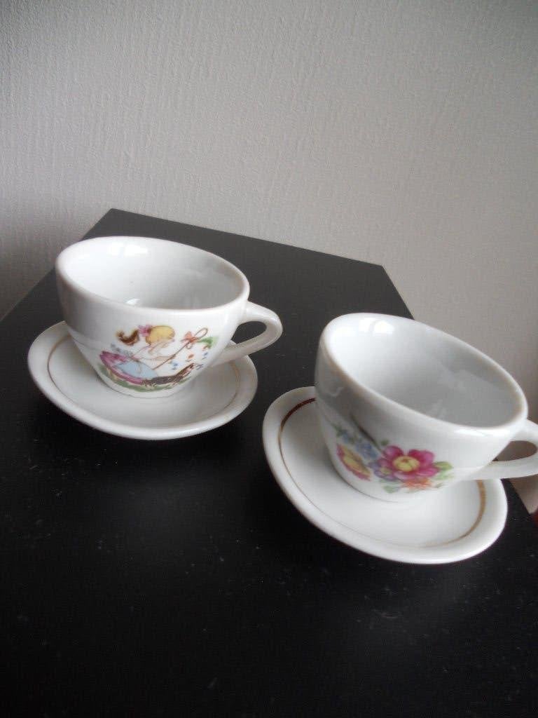 oud kinderservies / kopjes en schoteltjes, Ophalen of Verzenden, Gebruikt, Porselein, Kop en/of schotel