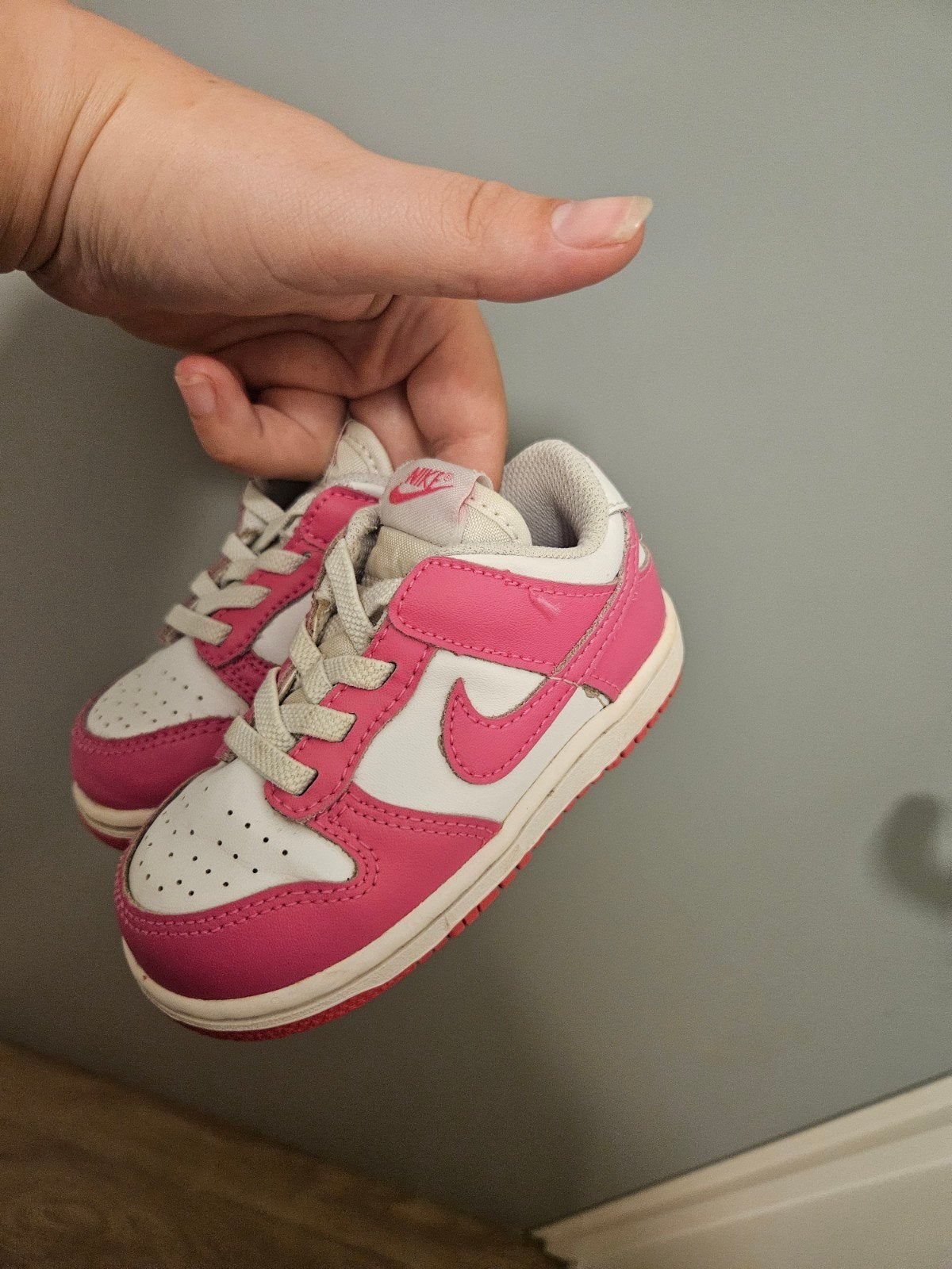 Leuke roze Nike schoentjes maat 23,5, Kinderen en Baby's, Babykleding | Schoentjes en Sokjes, Ophalen, Schoentjes, Meisje, Zo goed als nieuw