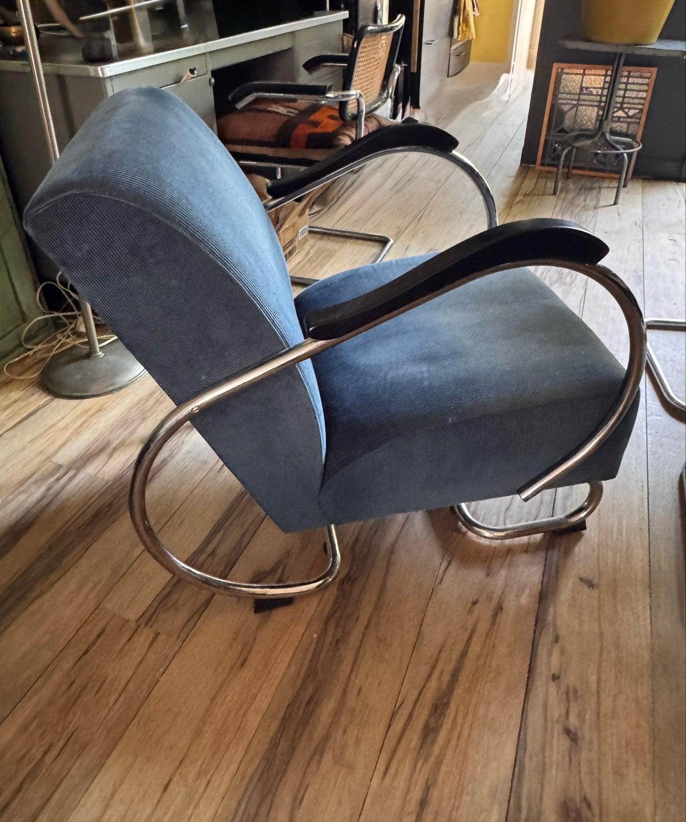 De Dikkert van Dykmeyer buisframe fauteuil, Ophalen