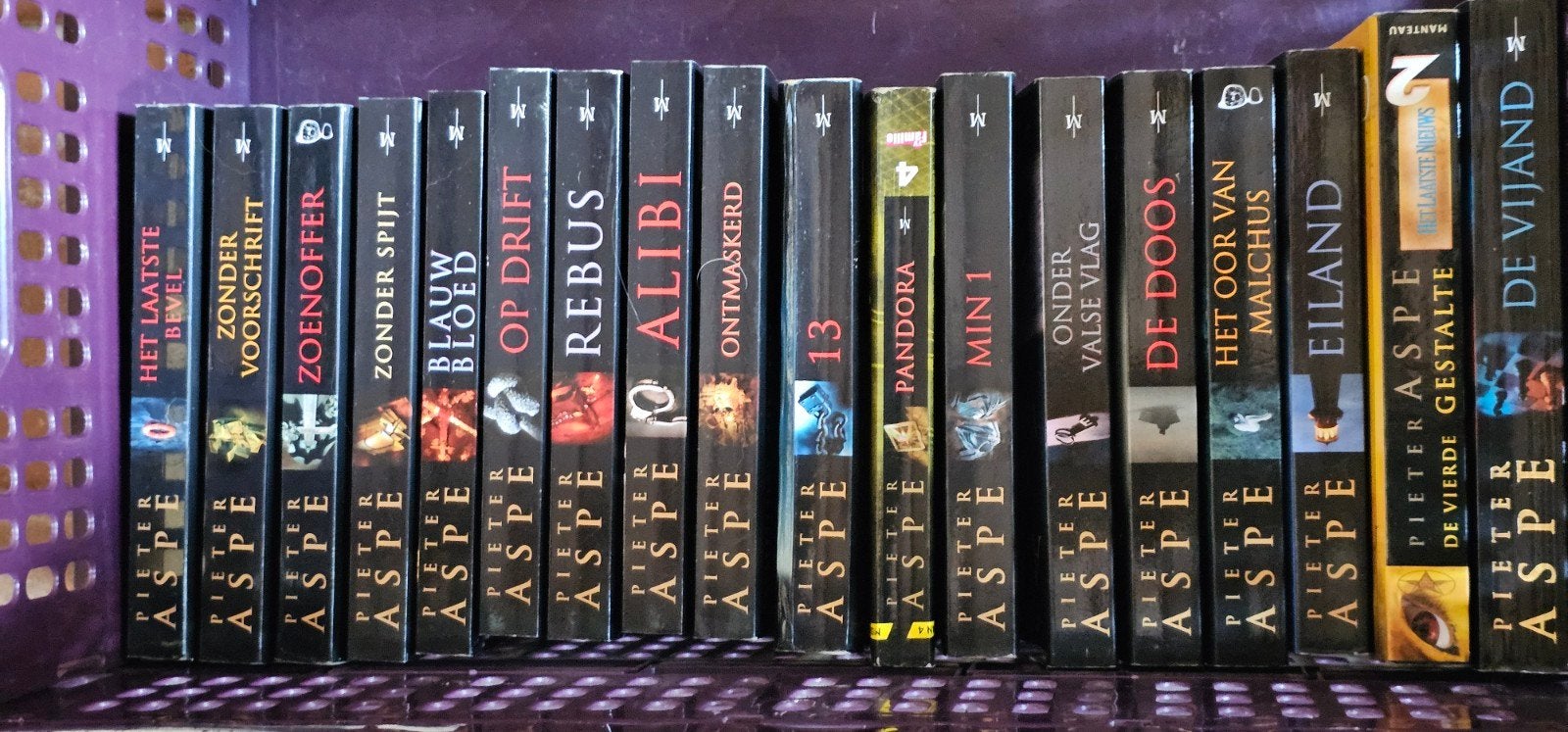 18 boeken van Pieter Aspe, Ophalen of Verzenden, Gelezen