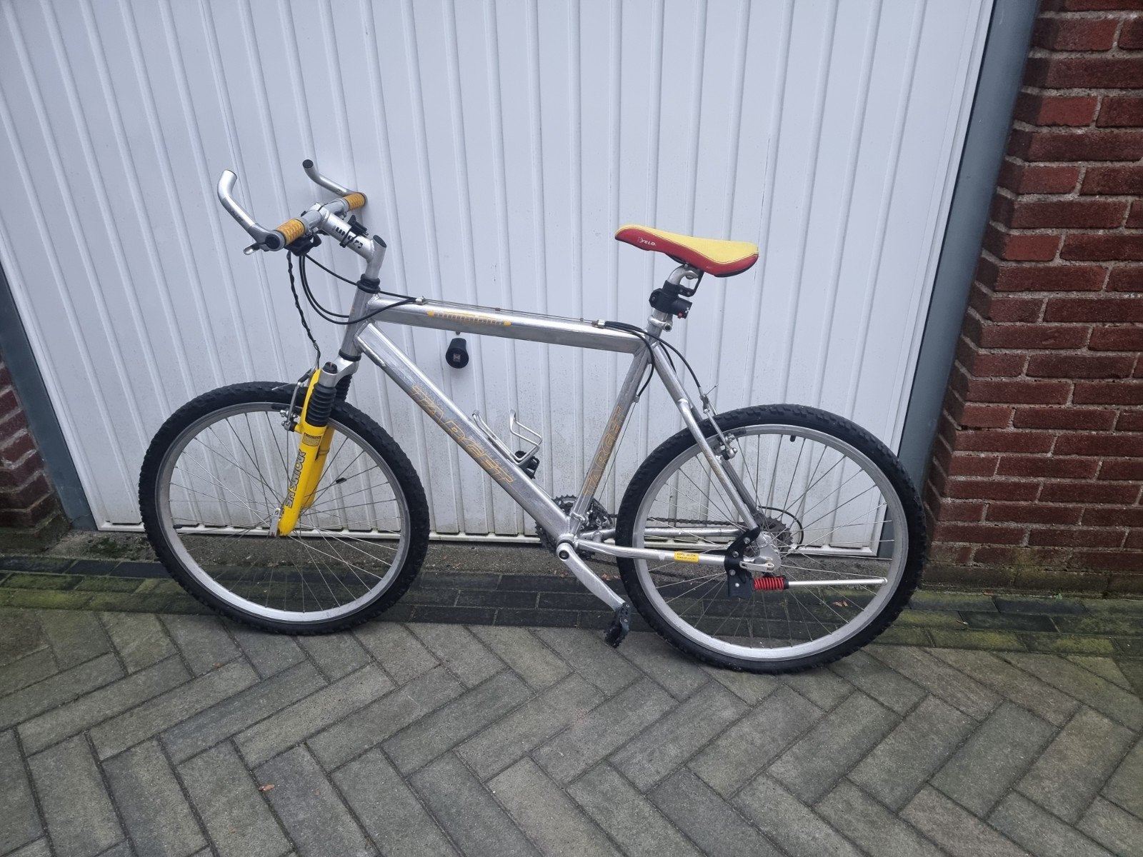 Target Mountainbike - Banden lek/leeg, altijd binnen gestaan, Ophalen