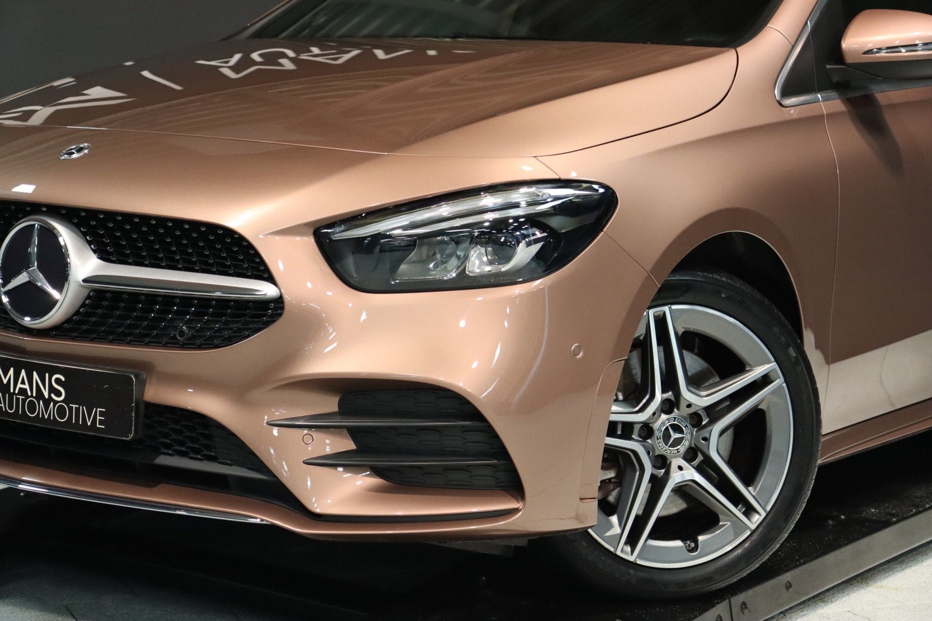 Mercedes-Benz B-klasse 250 e AMG Line / CAMERA / CARPLAY / W, Auto's, Dealer onderhouden, Gebruikt, Zwart, 4 cilinders